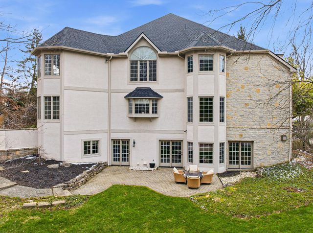 4876 Paddington Way, Powell, OH 43065