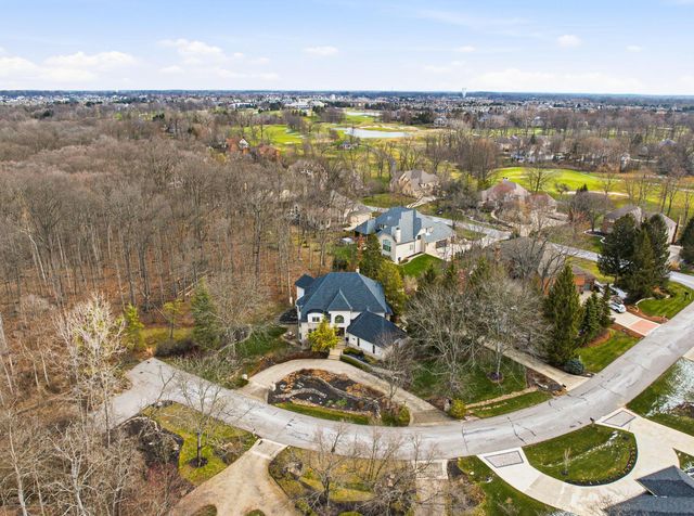 4876 Paddington Way, Powell, OH 43065