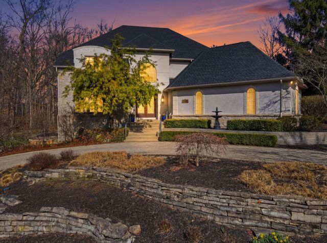 4876 Paddington Way, Powell, OH 43065