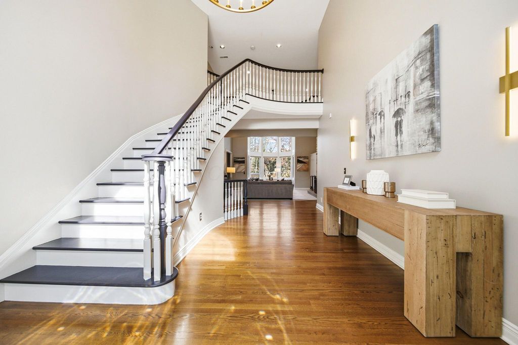 4876 Paddington Way, Powell, OH 43065