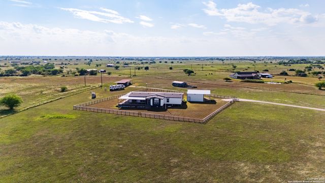193 Shady Hollow Rd., Victoria, TX 77904
