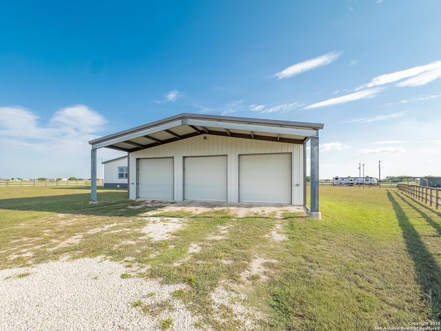 193 Shady Hollow Rd., Victoria, TX 77904