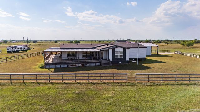 193 Shady Hollow Rd., Victoria, TX 77904