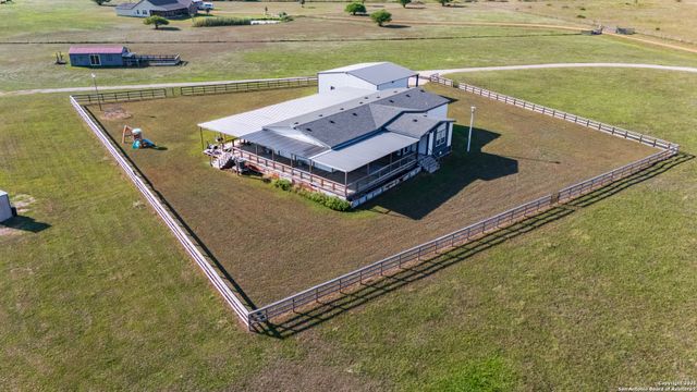 193 Shady Hollow Rd., Victoria, TX 77904