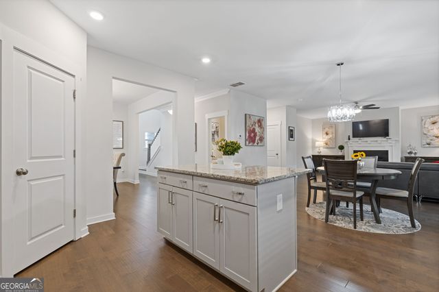 1807 weatherbrook Circle, Lawrenceville, GA 30043