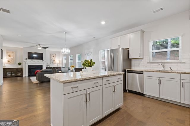 1807 weatherbrook Circle, Lawrenceville, GA 30043