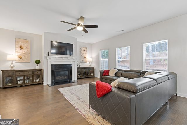 1807 weatherbrook Circle, Lawrenceville, GA 30043