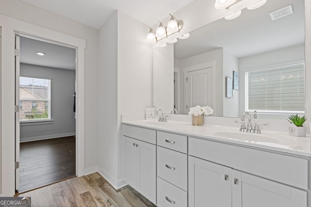 1807 weatherbrook Circle, Lawrenceville, GA 30043