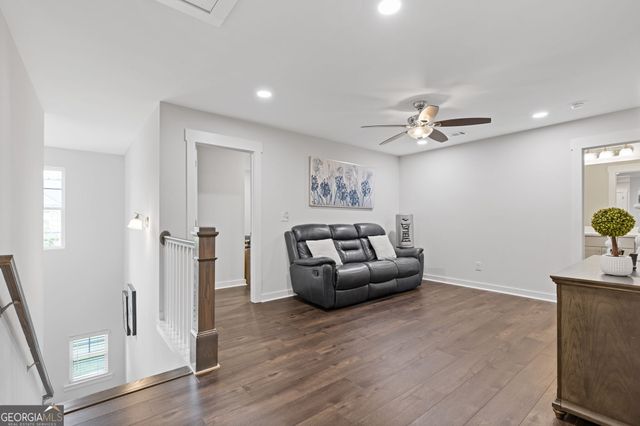1807 weatherbrook Circle, Lawrenceville, GA 30043