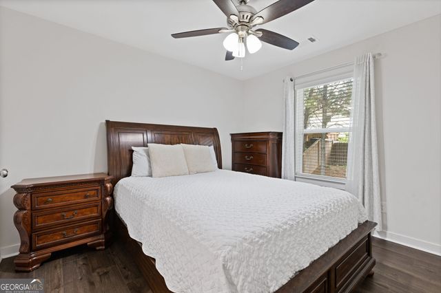1807 weatherbrook Circle, Lawrenceville, GA 30043
