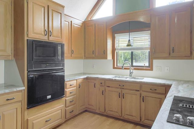 2067 York River Way, Suwanee, GA 30024