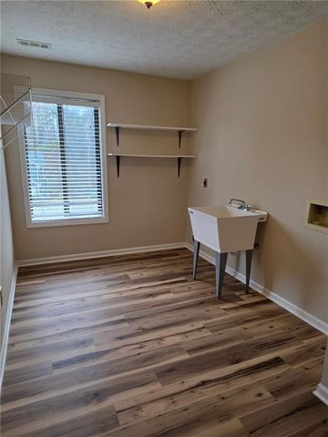 2067 York River Way, Suwanee, GA 30024