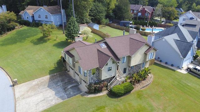 2067 York River Way, Suwanee, GA 30024