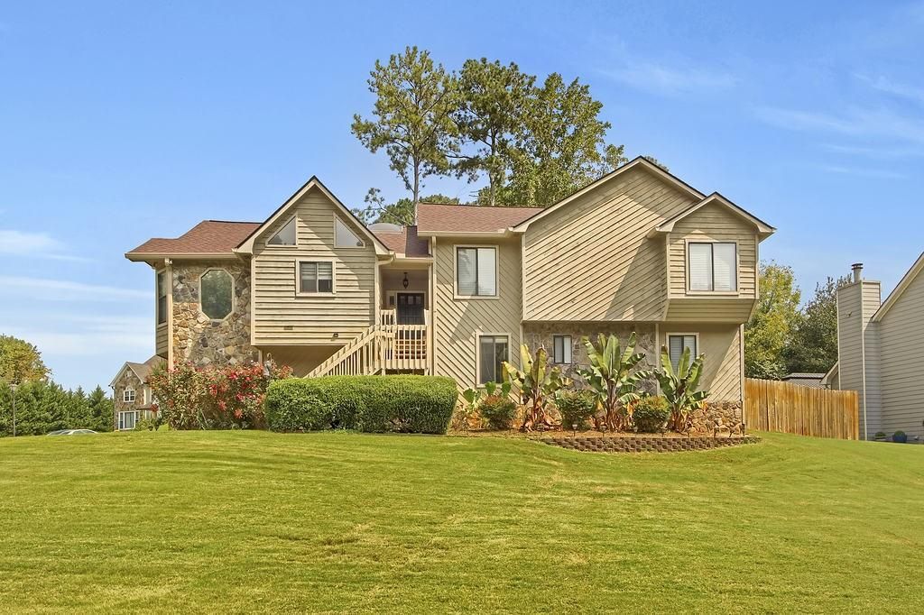 2067 York River Way, Suwanee, GA 30024