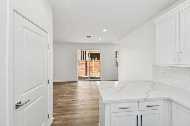 6441 Ventris Walk, Sacramento, CA 95823