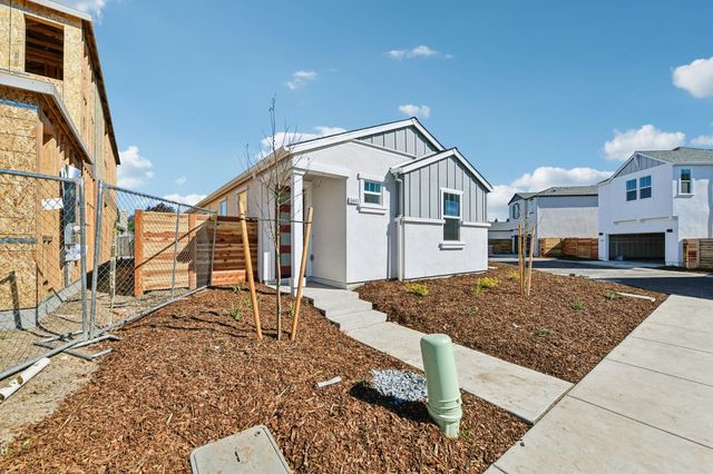 6441 Ventris Walk, Sacramento, CA 95823