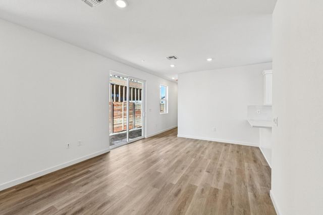 6441 Ventris Walk, Sacramento, CA 95823