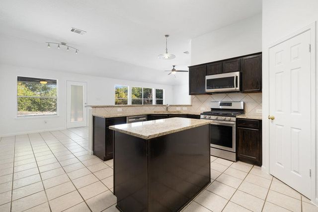 305 Plumbago DR, Pflugerville, TX 78660