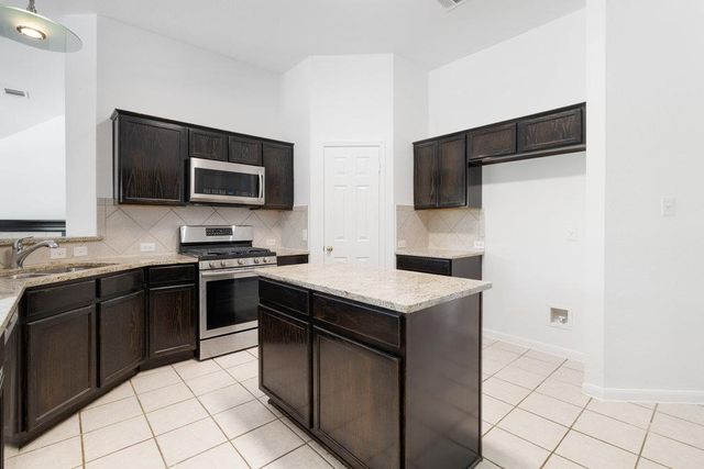 305 Plumbago DR, Pflugerville, TX 78660