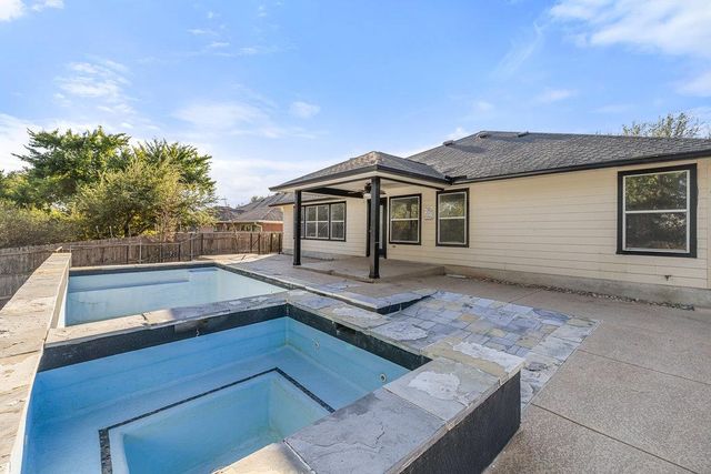 305 Plumbago DR, Pflugerville, TX 78660