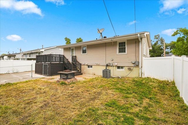 1119 AVENUE O, Carter Lake, IA 51510