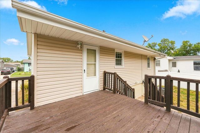 1119 AVENUE O, Carter Lake, IA 51510
