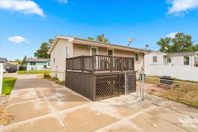 1119 AVENUE O, Carter Lake, IA 51510