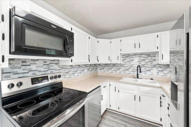 1119 AVENUE O, Carter Lake, IA 51510