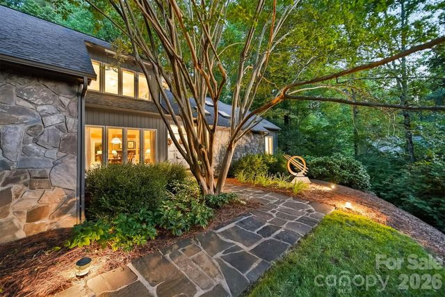 414 Stonecroft Drive SE, Lenoir, NC 28645