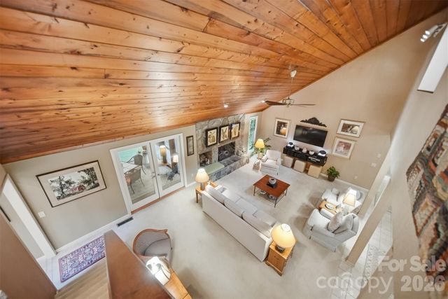 414 Stonecroft Drive SE, Lenoir, NC 28645