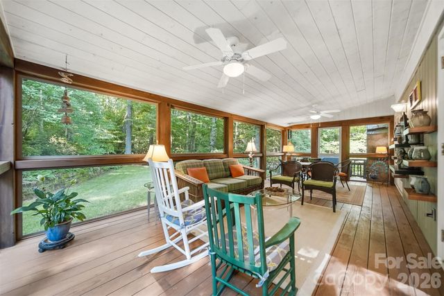 414 Stonecroft Drive SE, Lenoir, NC 28645
