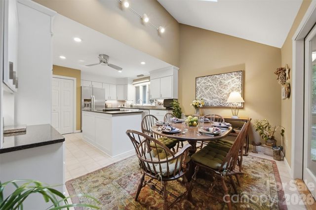 414 Stonecroft Drive SE, Lenoir, NC 28645