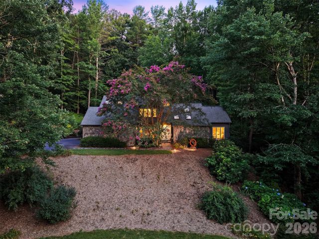 414 Stonecroft Drive SE, Lenoir, NC 28645