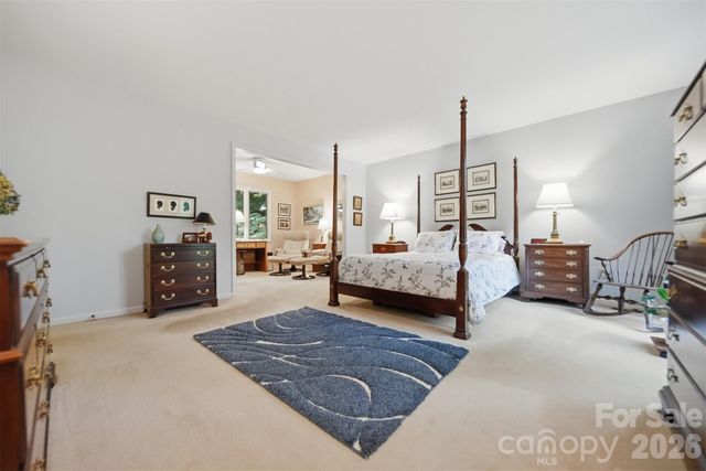 414 Stonecroft Drive SE, Lenoir, NC 28645
