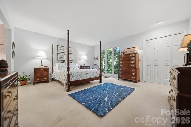 414 Stonecroft Drive SE, Lenoir, NC 28645