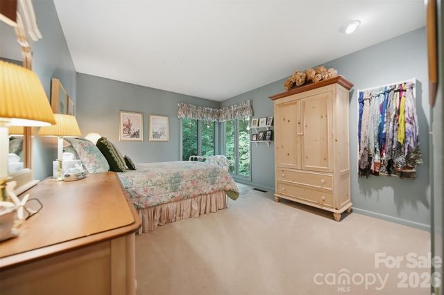 414 Stonecroft Drive SE, Lenoir, NC 28645