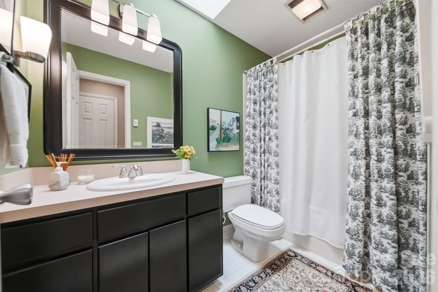414 Stonecroft Drive SE, Lenoir, NC 28645