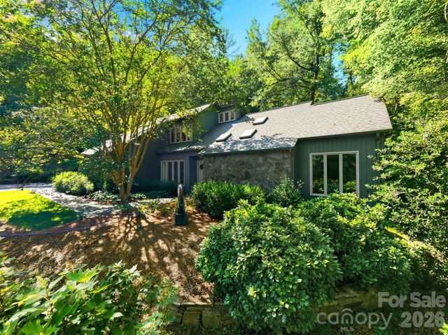 414 Stonecroft Drive SE, Lenoir, NC 28645