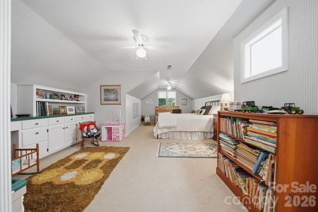 414 Stonecroft Drive SE, Lenoir, NC 28645