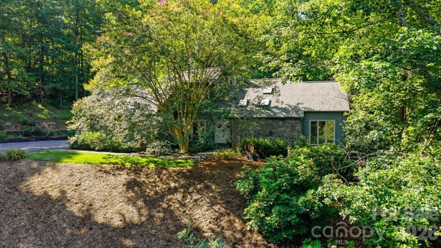 414 Stonecroft Drive SE, Lenoir, NC 28645
