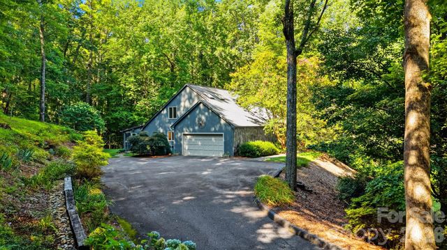 414 Stonecroft Drive SE, Lenoir, NC 28645