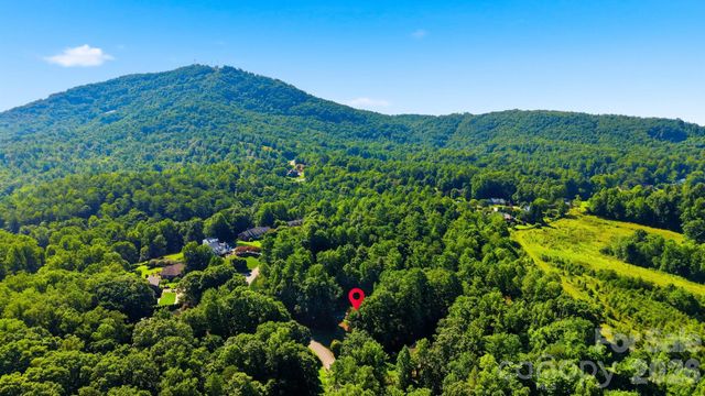414 Stonecroft Drive SE, Lenoir, NC 28645