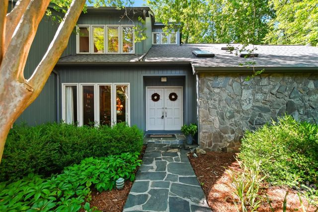 414 Stonecroft Drive SE, Lenoir, NC 28645