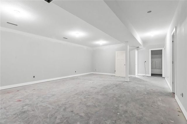 4 HIGHLAND Circle, Smithville, MO 64089
