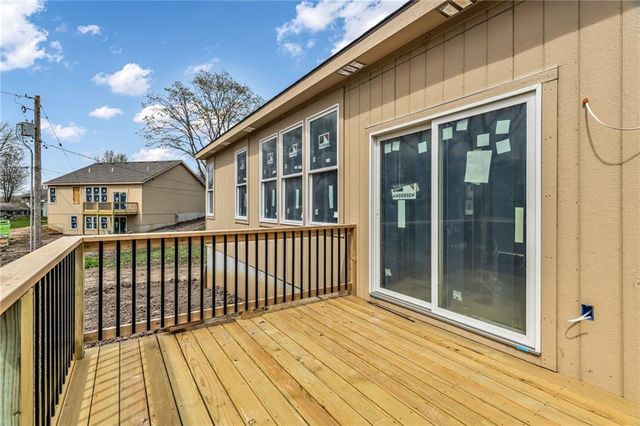 4 HIGHLAND Circle, Smithville, MO 64089