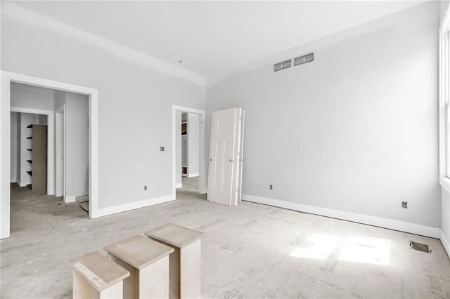 4 HIGHLAND Circle, Smithville, MO 64089