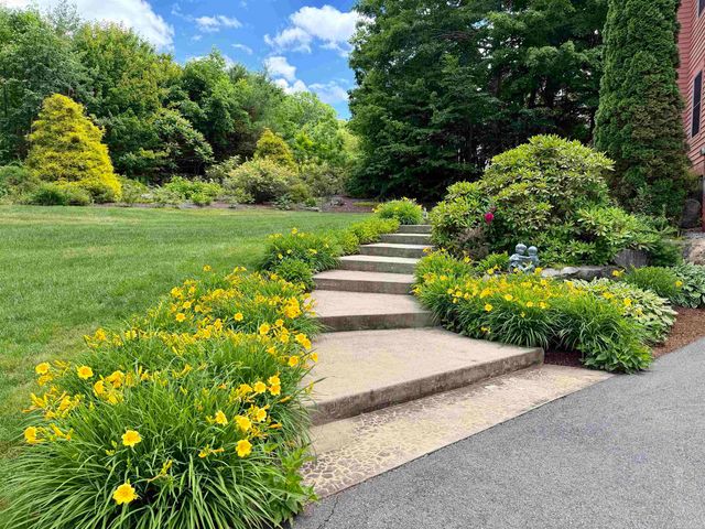 40 Lakewood Drive, Alton, NH 03810