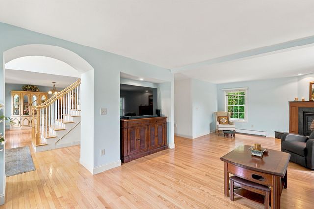 40 Lakewood Drive, Alton, NH 03810