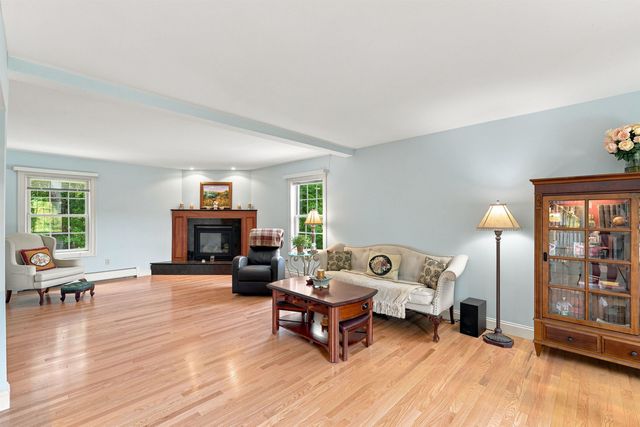 40 Lakewood Drive, Alton, NH 03810