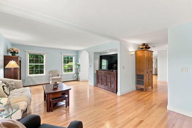 40 Lakewood Drive, Alton, NH 03810